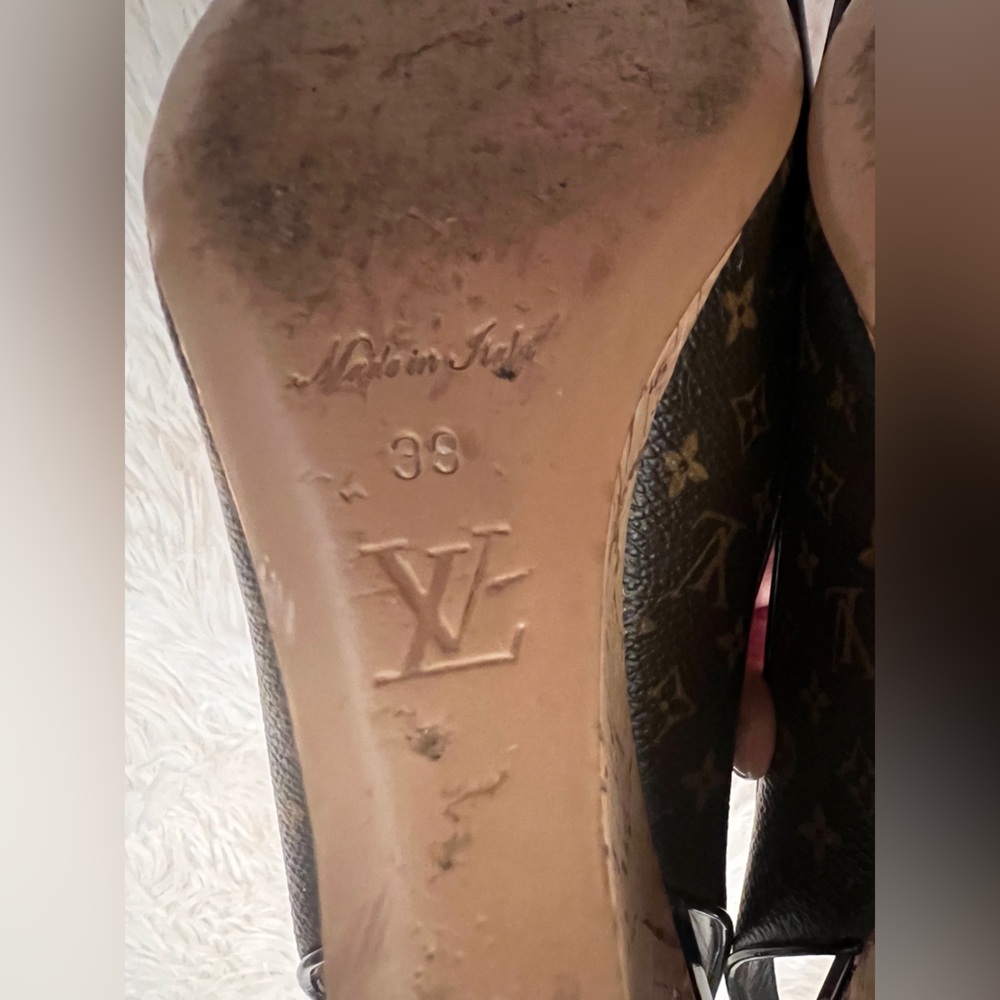 Louis Vuitton Black and Brown Wedge Sandals with Decorative Buckle - Picture 16 of 16